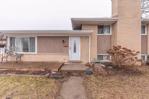 6915 Geronimo St, Westland, MI 48185