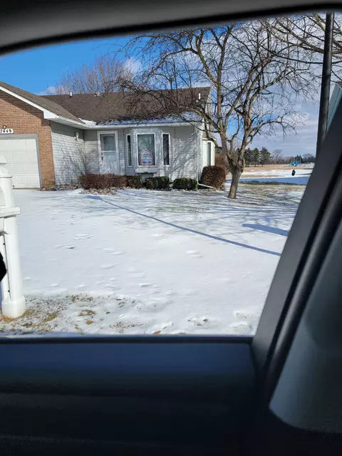 7449 Country Meadow Dr, Swartz Creek, MI 48473