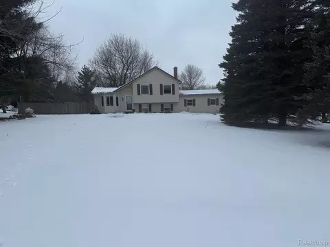 5023 Laur Rd, Deerfield, MI 48461