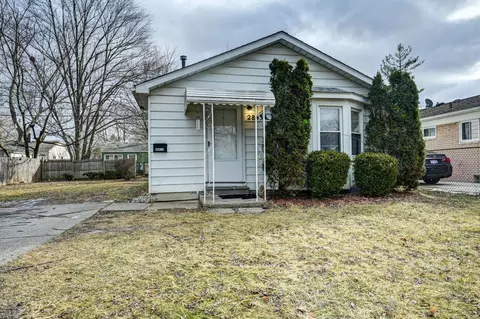 28434 Fairfax St, Southfield, MI 48076