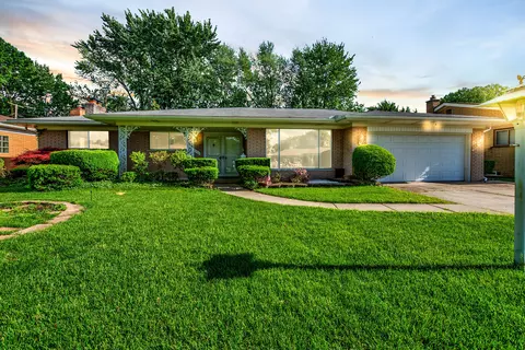 11150 Hanover Dr, Warren, MI 48093