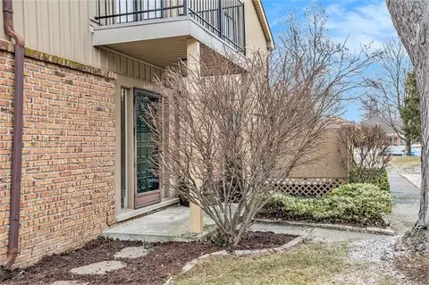 41639 Bedford Dr, Canton, MI 48187
