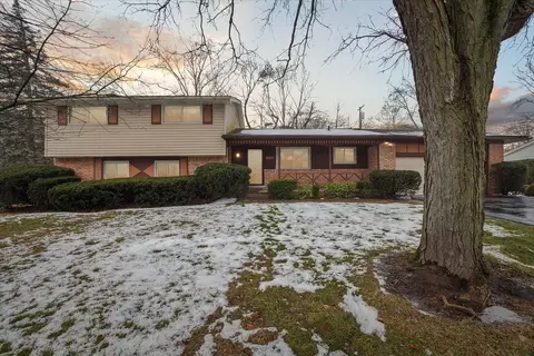 28705 Bannockburn St, Farmington Hills, MI 48334