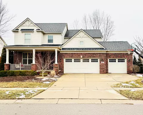 806 Lake Woods Dr, Canton, MI 48188