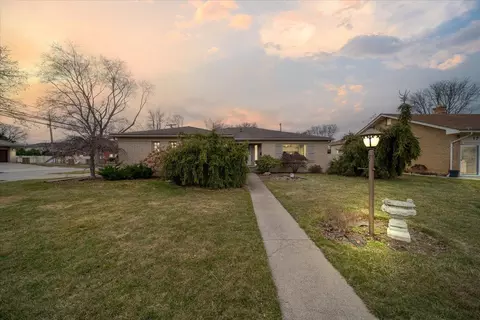 1717 Kinmore St, Dearborn Heights, MI 48127