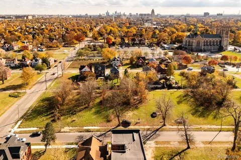 126 Harmon St, Detroit, MI 48202