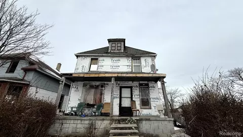 9337 Goethe St, Detroit, MI 48214