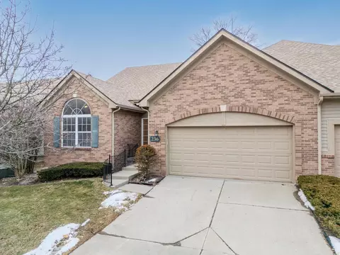 236 Winslow Cir, Commerce, MI 48390