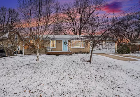 2406 Pine Lake Ave, Keego Harbor, MI 48320
