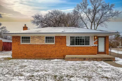 31468 Block St, Garden City, MI 48135