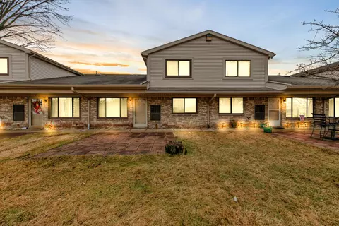 16060 Holz Dr #72, Southgate, MI 48195