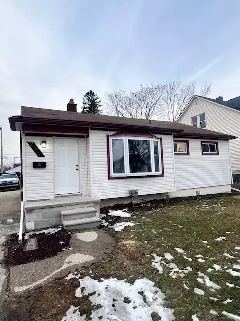 25237 Packard St, Roseville, MI 48066
