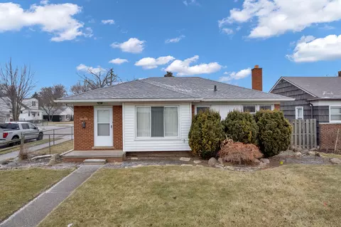 14615 Stephens Dr, Eastpointe, MI 48021