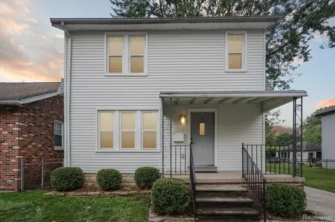 22030 Avalon St, Saint Clair Shores, MI 48080