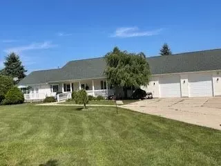 378 Meadowview Dr, Attica, MI 48412