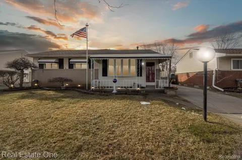1244 Windham St, Westland, MI 48186