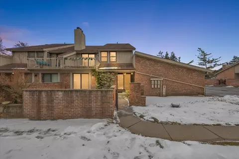 1570 S Hill Blvd, Bloomfield Hills, MI 48304