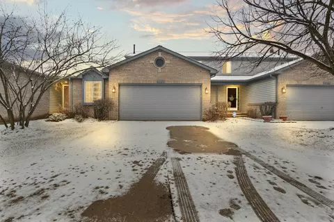 17771 Feather Ln, Brownstown, MI 48193