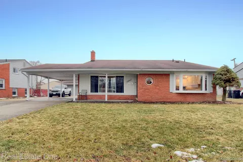 29743 Hillbrook St, Livonia, MI 48152
