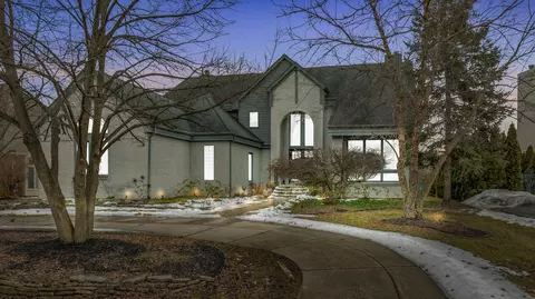 4907 Peggy St, West Bloomfield, MI 48322