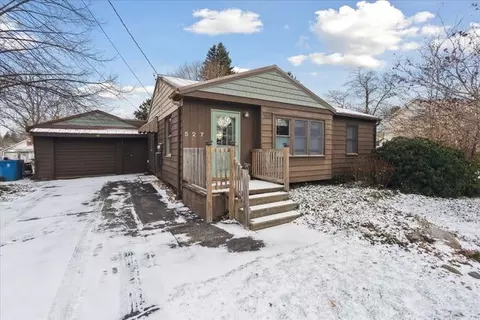 527 Tickner St, Linden, MI 48451