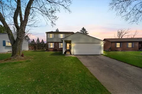 3553 Barberry Cir, Wixom, MI 48393