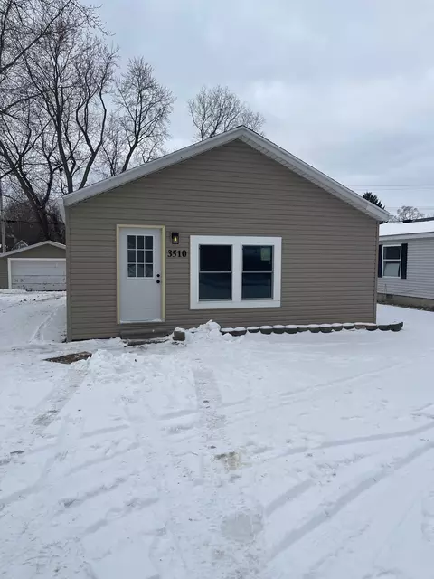 3510 Fernwood Dr, Monroe, MI 48162