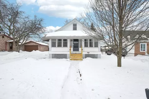 552 Myrtlewood St, Marysville, MI 48040