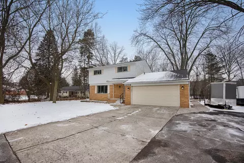 4109 Forsyth Dr, Troy, MI 48085