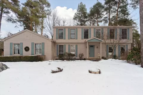 8150 Fawn Valley Dr, Independence, MI 48348