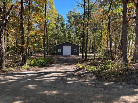 9881 Fowle Rd, Jonesville, MI 49250