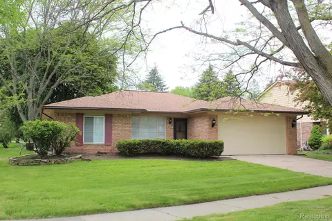 46707 Maidstone Rd, Canton, MI 48187
