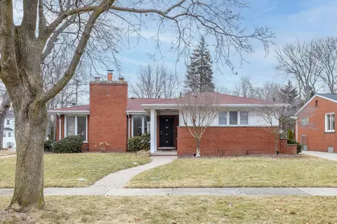 658 Anita Ave, Grosse Pointe Woods, MI 48236