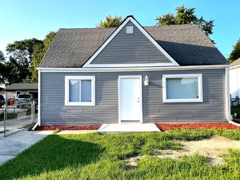 16437 E 11 Mile Rd, Roseville, MI 48066
