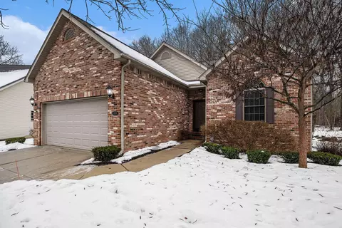 13109 Harbor Landings Dr, Fenton, MI 48430