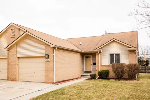 26900 Daniela Dr, Warren, MI 48091