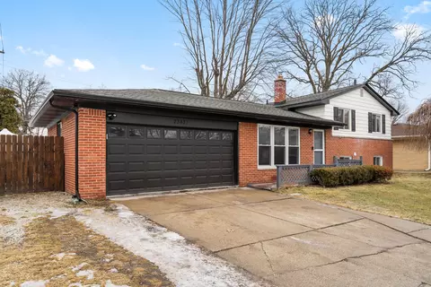 23431 Aviva St, Clinton Township, MI 48035