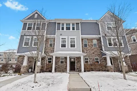 565 Jenny Way, Brighton, MI 48116