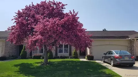 15930 New Bedford Dr, Clinton Township, MI 48038