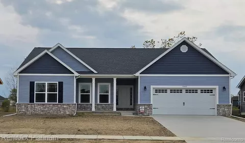 13062 River Rock Pass, Fenton, MI 48451