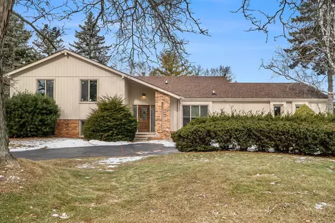 2130 Coach Way, Bloomfield Hills, MI 48302