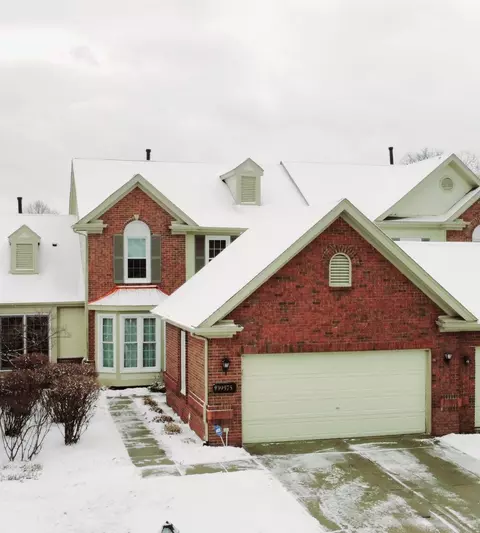 39575 Village Run Dr, Northville, MI 48168