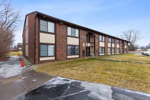 495 E 10 Mile Rd #8, Warren, MI 48091