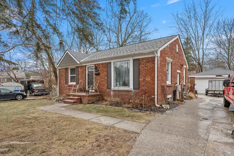 1134 Grandmont St, Inkster, MI 48141