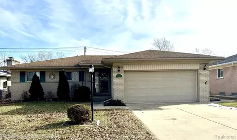 6220 Cambridge St, Dearborn Heights, MI 48127