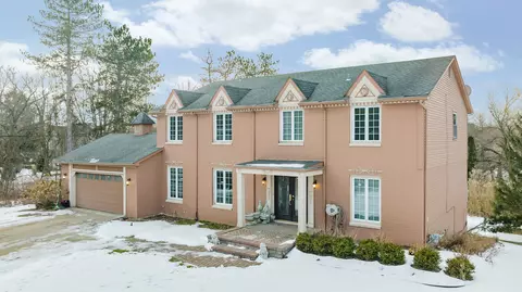 5480 W Bloomfield Lake Rd, West Bloomfield, MI 48323