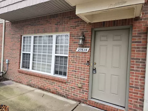 27614 Hidden Oaks Dr, Brownstown, MI 48183