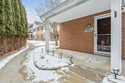 3072 Kneeland Cir, Howell, MI 48843