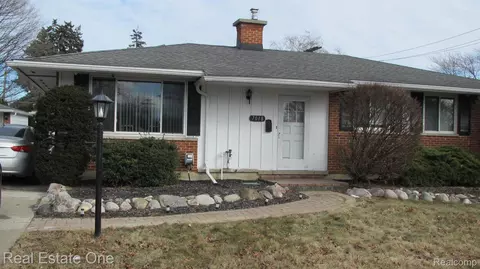 7018 N Wildwood St, Westland, MI 48185