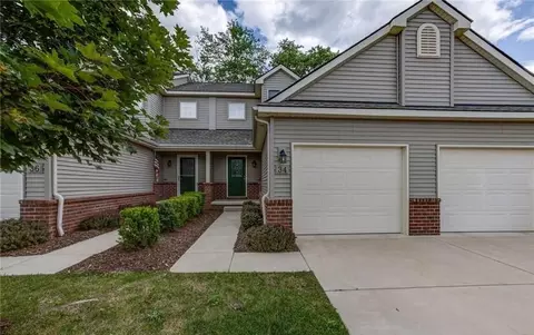 34 Millstone Dr, Waterford, MI 48328